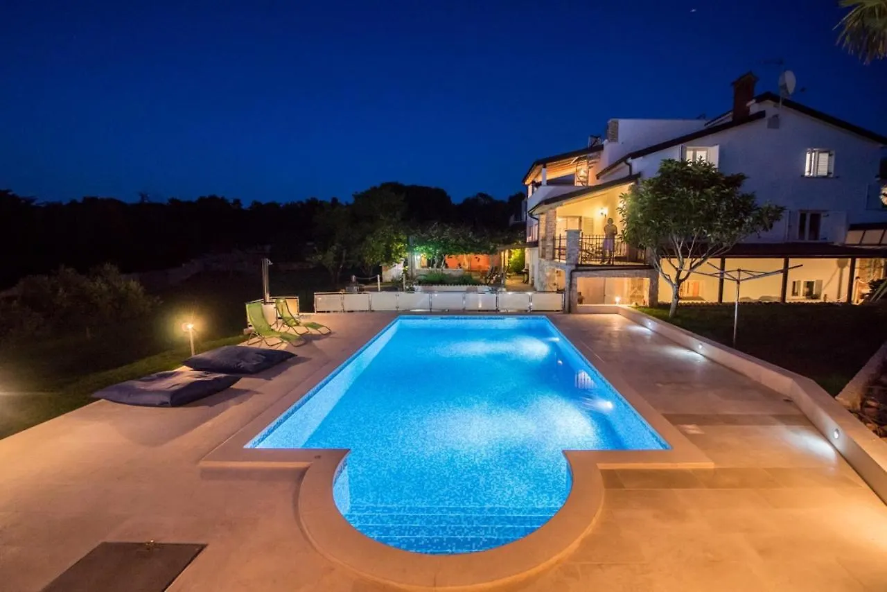 Istrian Tavern Next To The Pool Banjole Holiday home